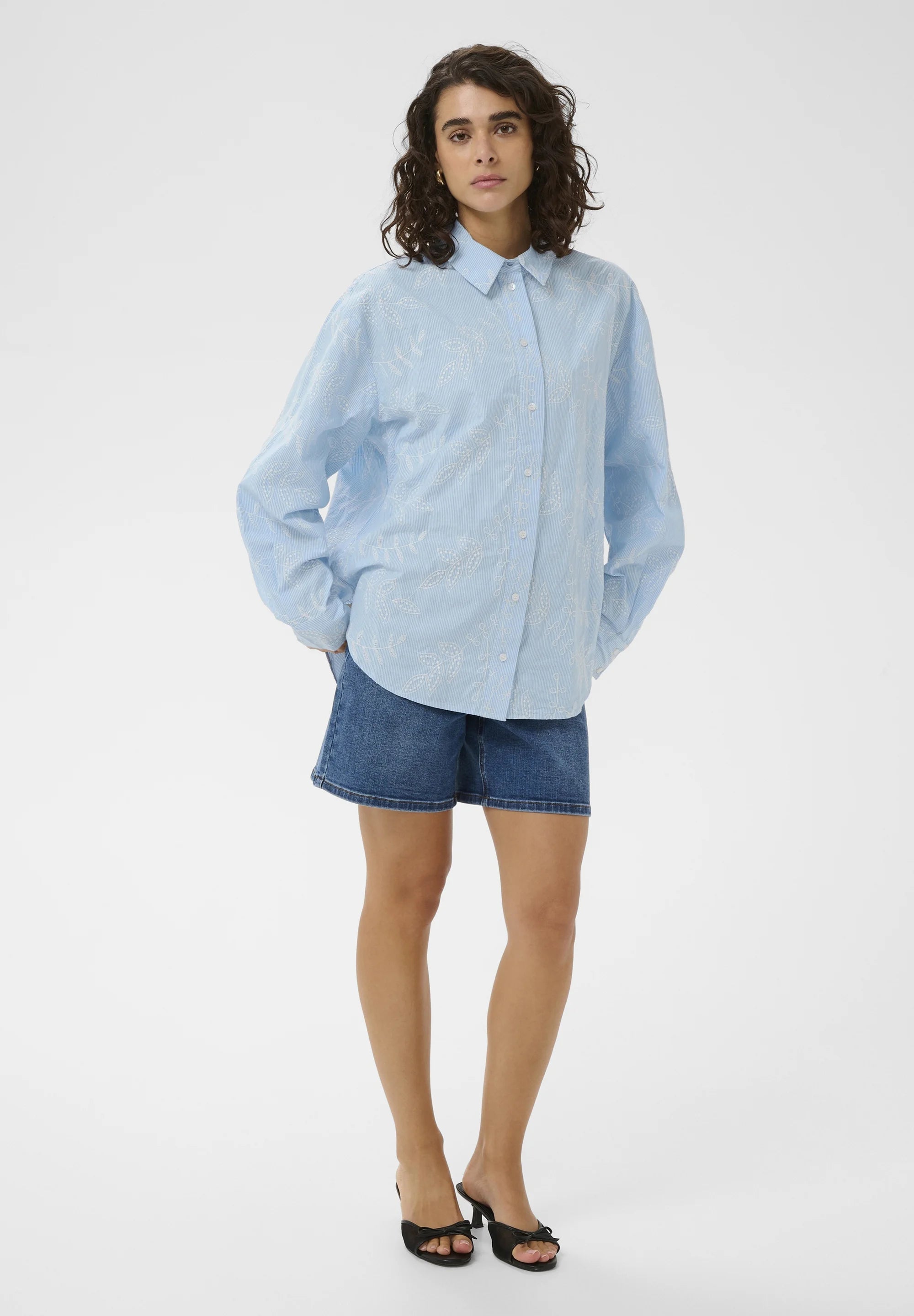 Kaffe MARLEE - Button-down blouse - white blue embroidery stripe