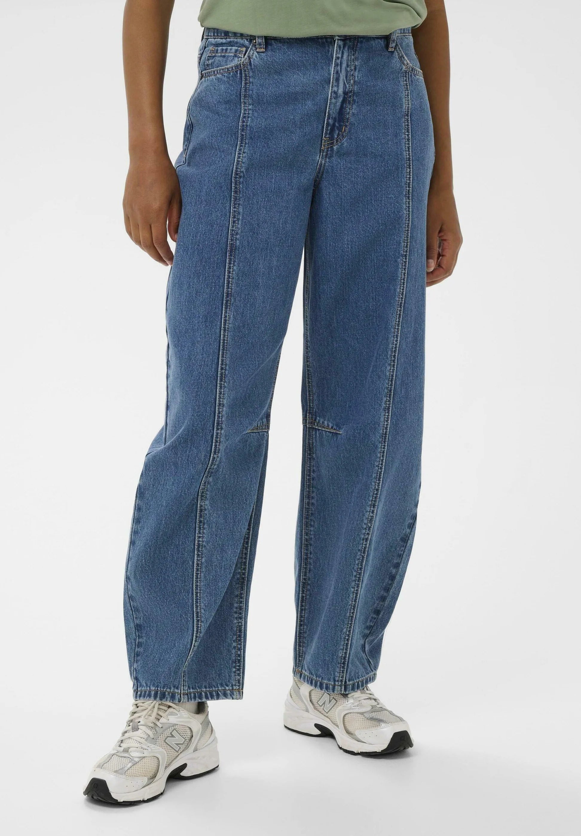 Kaffe KAROSS HW BARREL - Wide Leg - blue denim